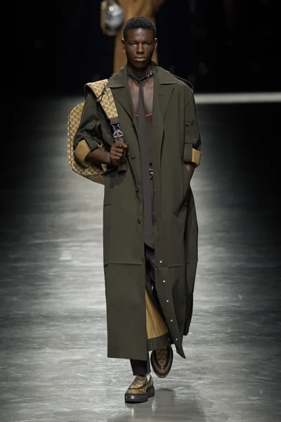 Look 23